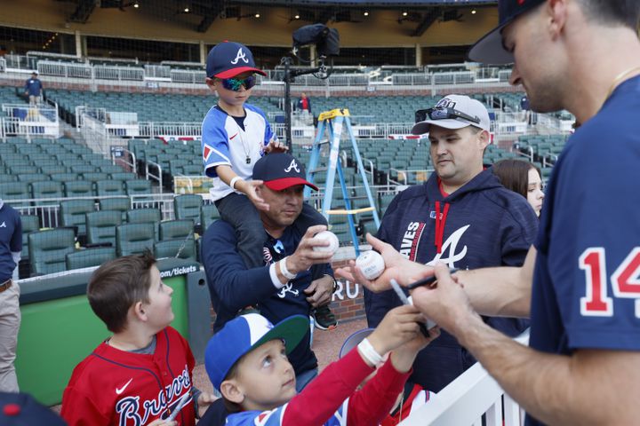 Sean Murphy's walk-off homer pushes Braves past Reds