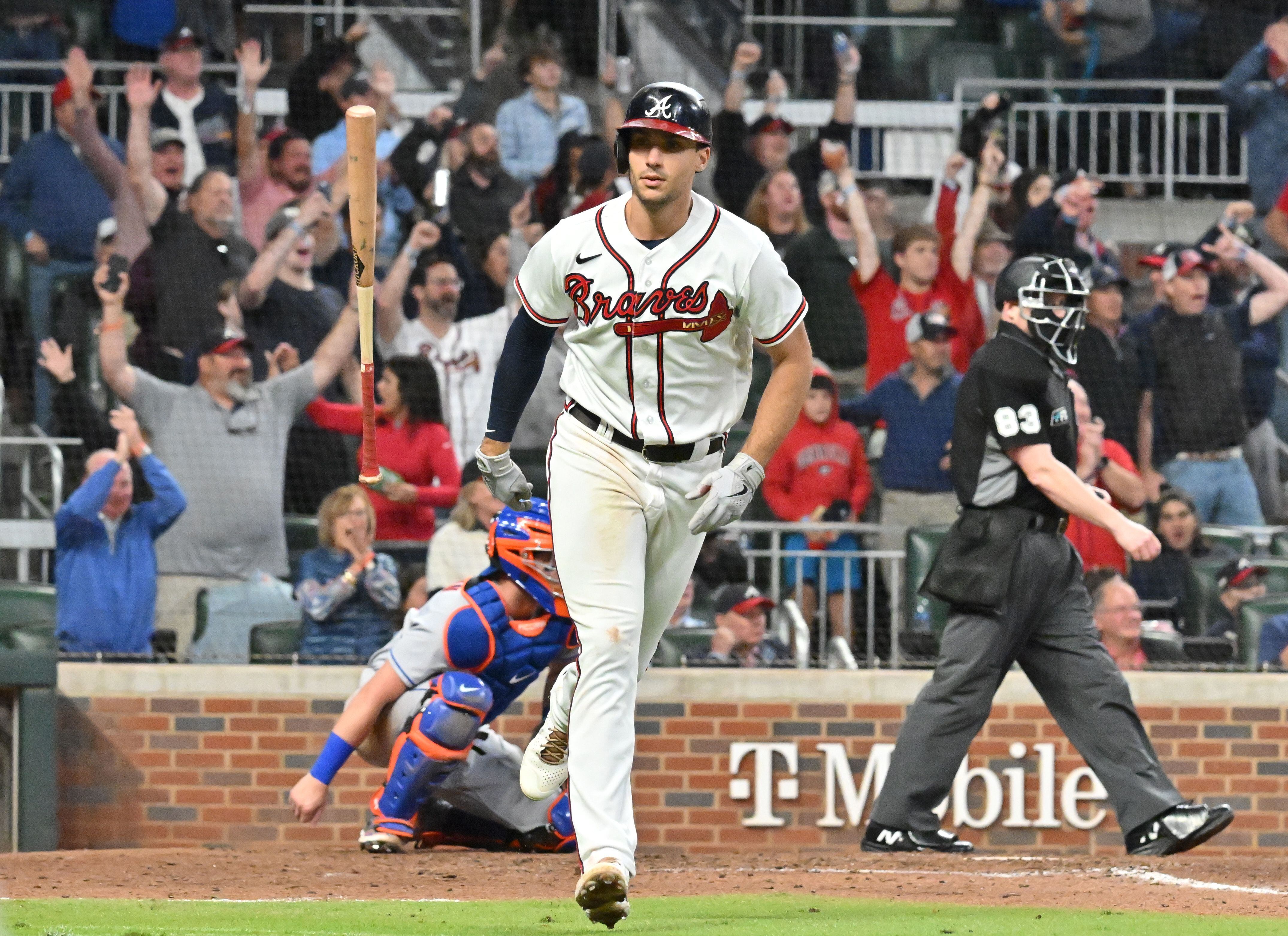 Braves sweep to take NL East lead; Mets look unprepared for playoffs