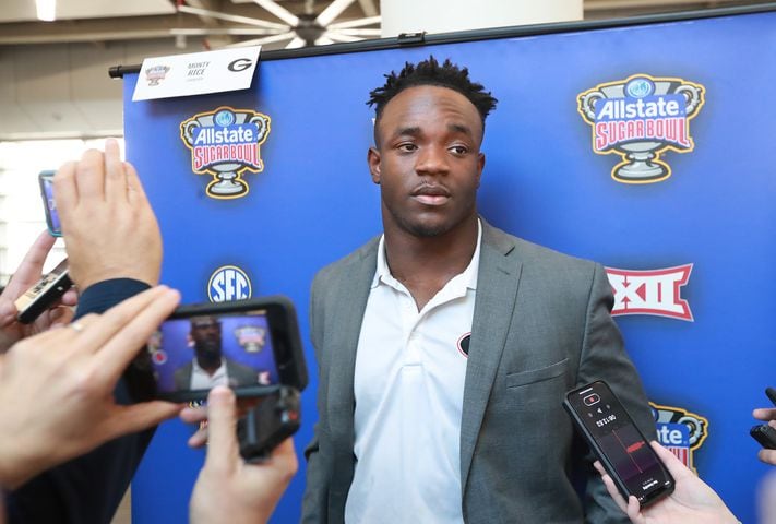 Photos: Bulldogs arrive at the Sugar Bowl