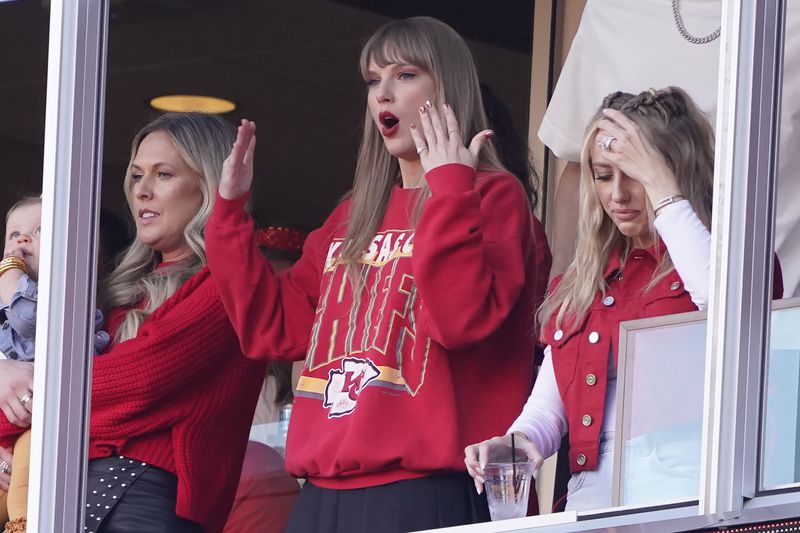 Taylor Swift watches a 2023 Chiefs game in Kansas City.