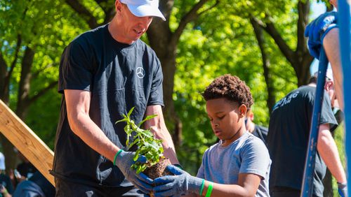 Mercedes-Benz USA Teams Up With Matt Ryan To Build An Outdoor Learning Lab For Atlanta Students As Part of National Volunteer Week. Courtesy of Cahill Productions for Mercedes-Benz USA