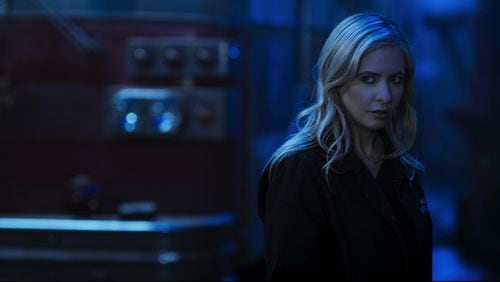 =Sarah Michelle Gellar as Kristin Ramsy in "Wolf Pack" streaming on Paramount+.  Photo: Steve Dietl/Paramount+ © 2022 MTVE All Rights Reserved.