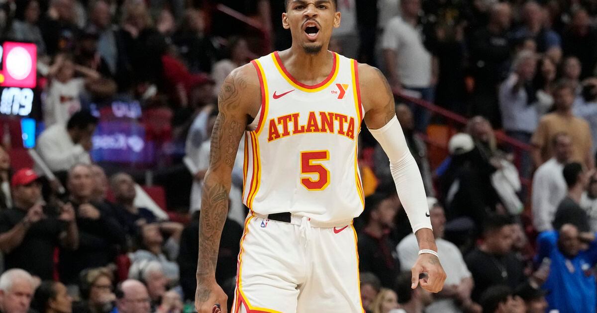 Dejounte Murray drains another game winner to give Hawks a third