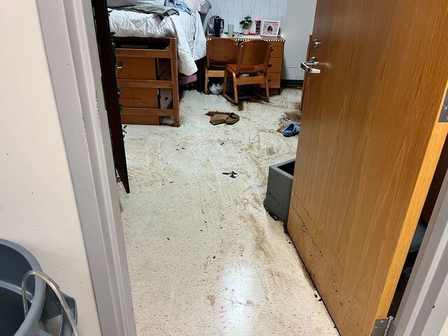 Classes resume at mud-caked Clark Atlanta University