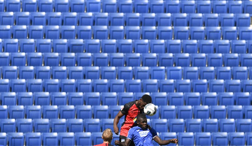 Photos: Soccer returns without fans in Germany