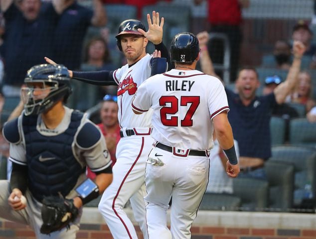 BRAVES PHOTO