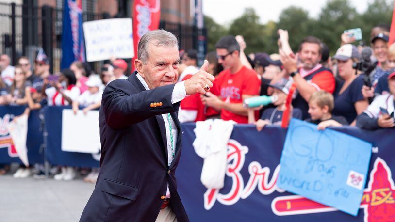 Atlanta Braves - Braves president John Schuerholz displays his