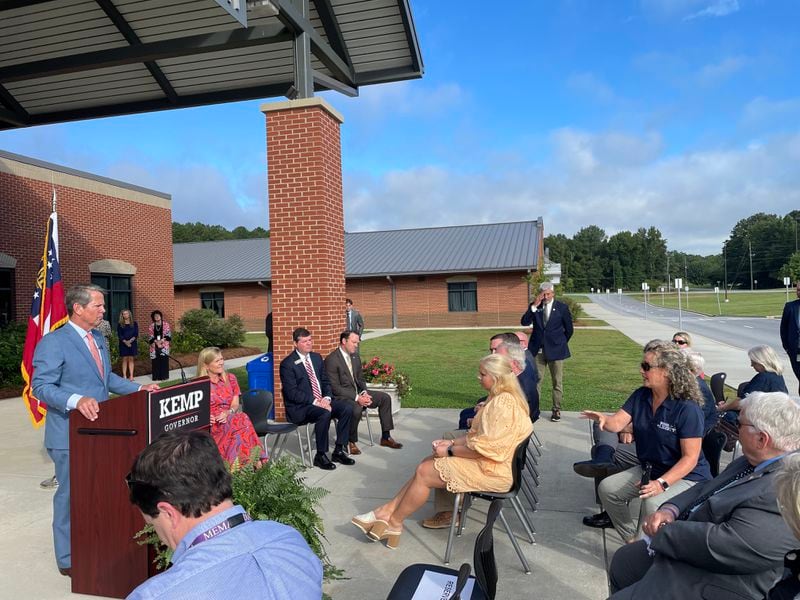 STATHAM -- Gov. Brian Kemp outlined a second-term education agenda outside Dove Creek Elementary School in Oconee County on Monday, Sept. 12, 2022. (TY TAGAMI/ty.tagami@ajc.com)