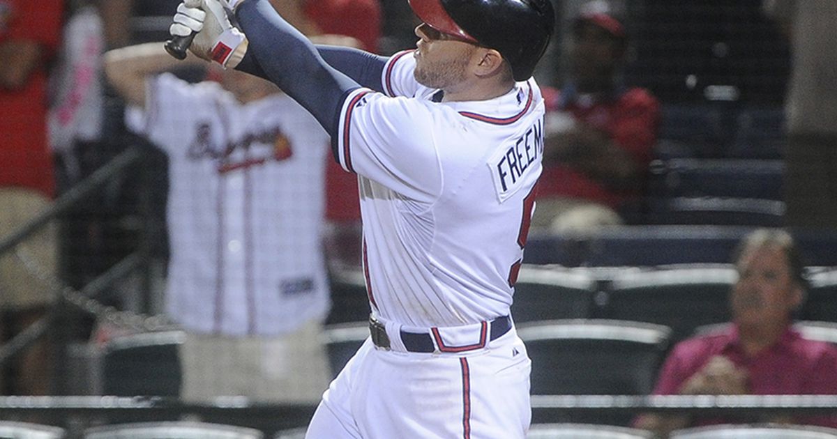 Dan Uggla hit two homers to lift Braves past Phillies