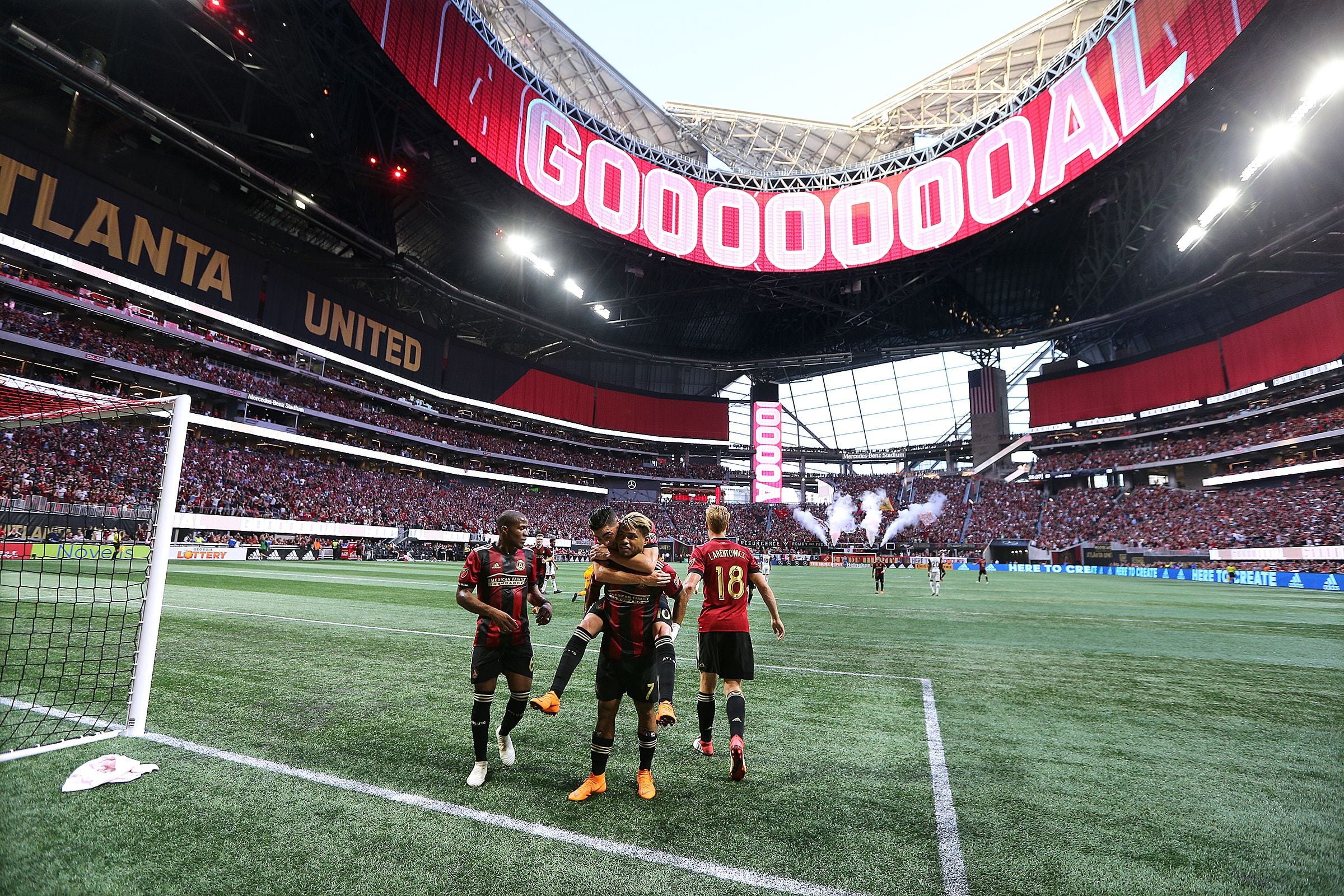 Atlanta United FC Wins in Mercedes-Benz Stadium Opener - Soccer