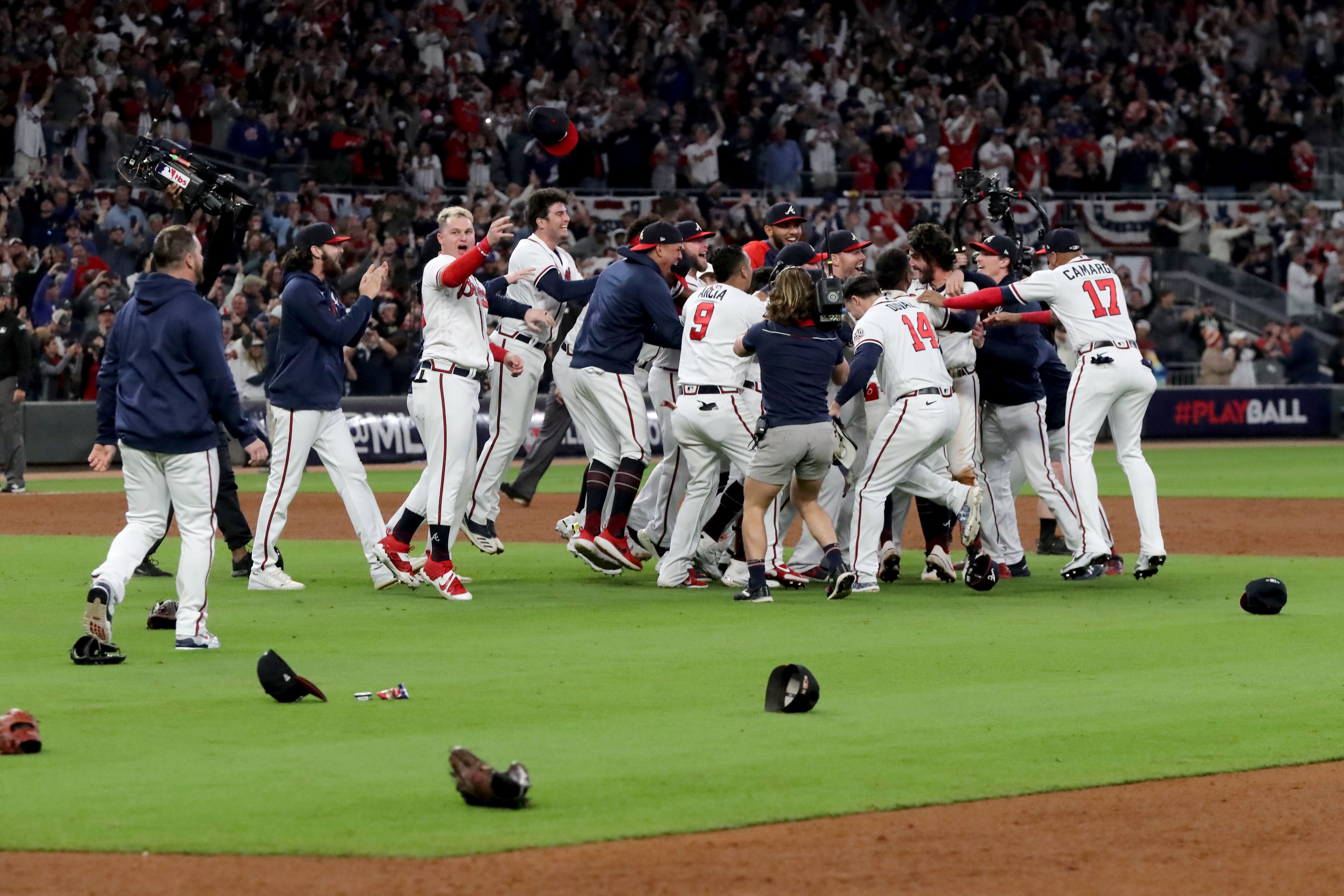 Late-night magic: Braves beat Dodgers 5-4, lead NLCS 2-0 – KGET 17