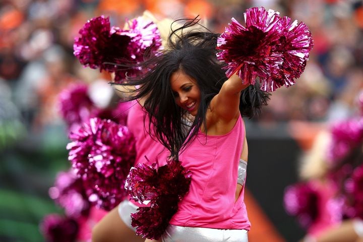 Photos: NFL cheerleaders take the field - Week 6