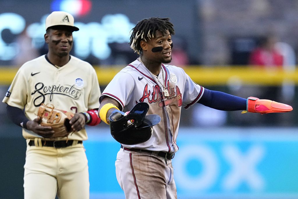 Braves place OF Hilliard on IL with bruised heel, return Rosario