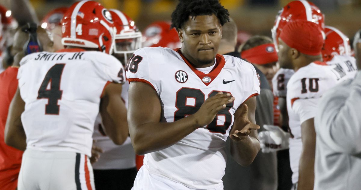 UGA football star Jalen Carter pleads no contest to charges connected to  deadly crash, learns punishment - CBS News