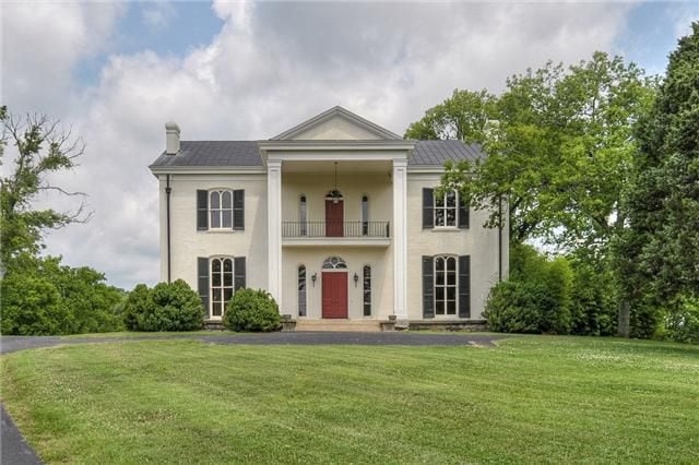 753-acre property includes Antebellum home, log cabin