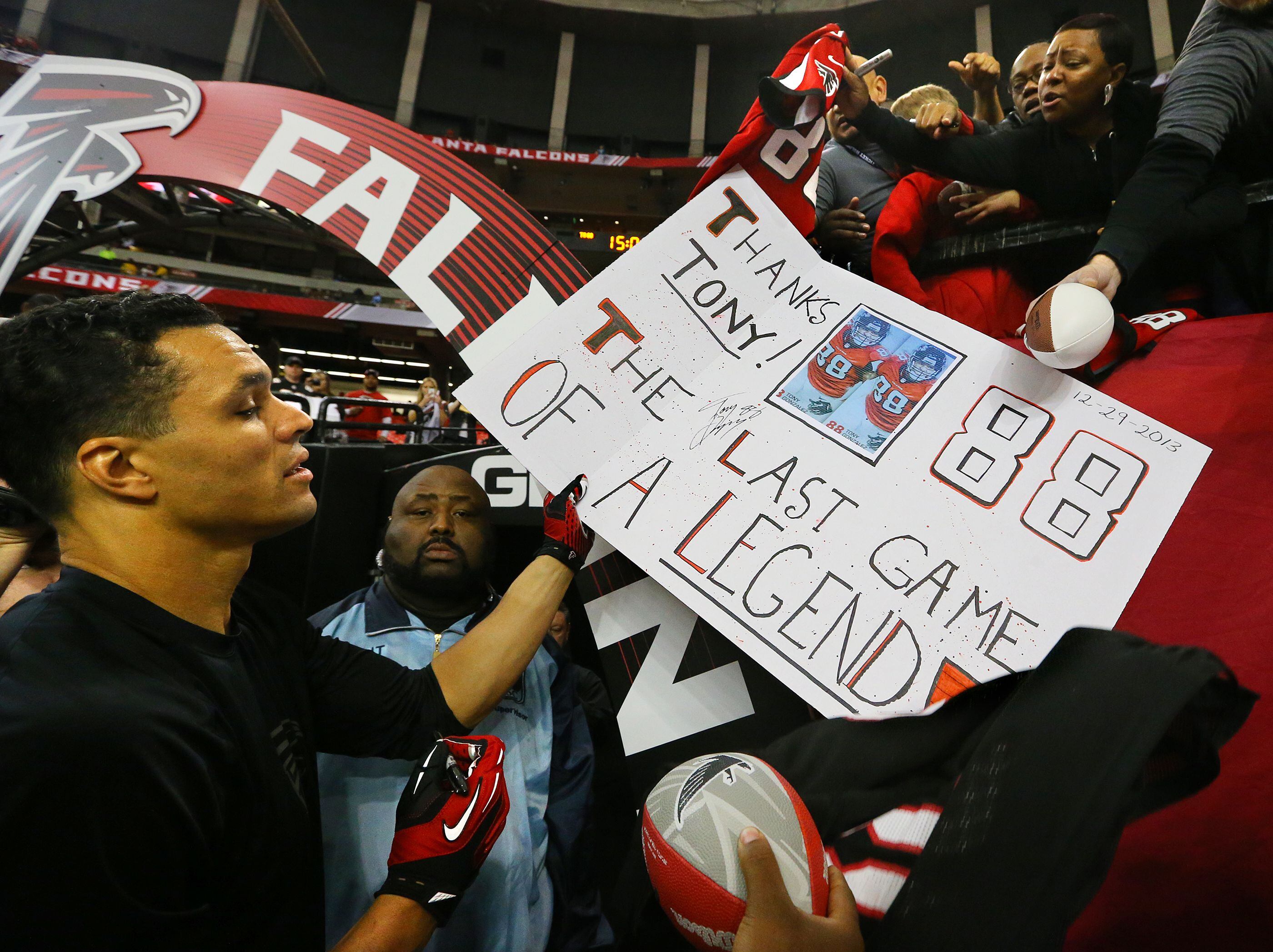 Photos: Tony Gonzalez's last game