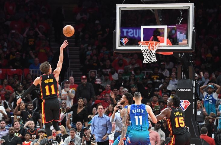 Hawks-Hornets playoff photo