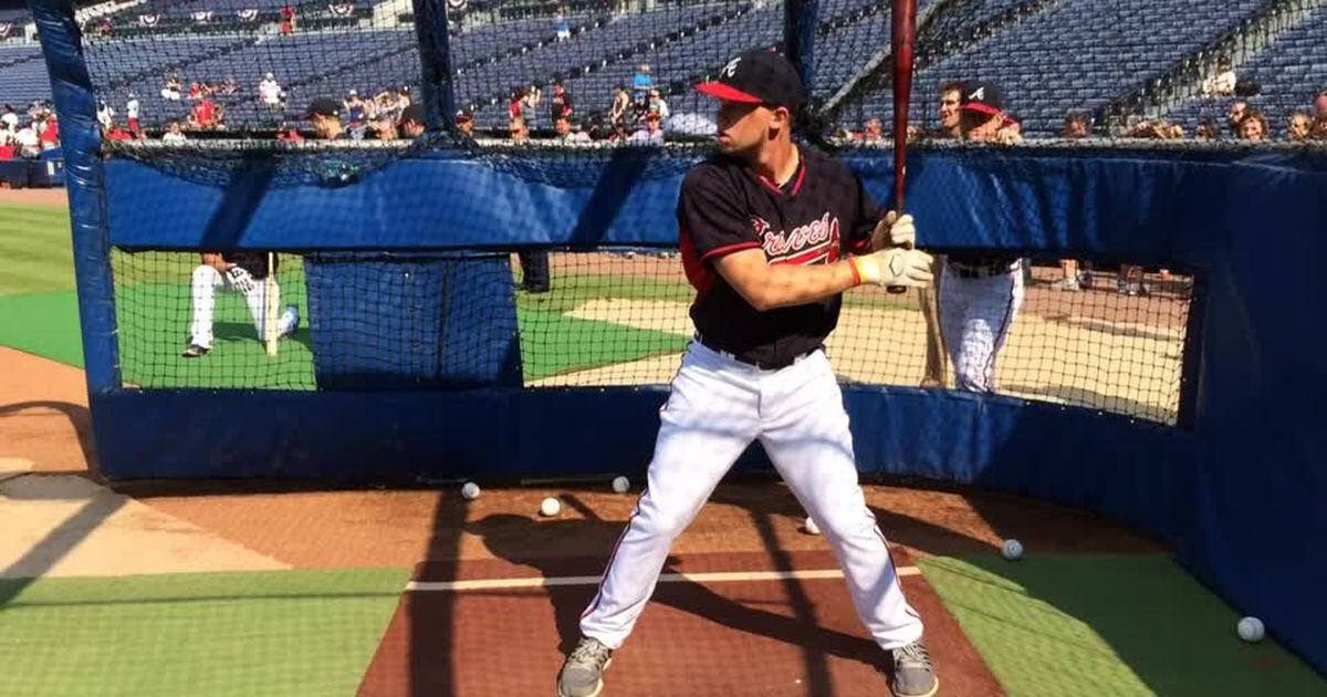 Braves' top pick Davidson signs, takes BP at Turner