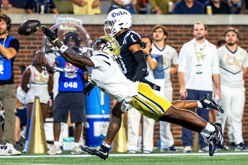 Georgia Tech Yellow Jackets wide receiver Eric Singleton Jr. (2) stretches out for a pass in the first quarter of a football game against the Duke BlueDevils, Saturday, Oct. 5, 2024, in Atlanta. (AP Photo/Jason Allen)