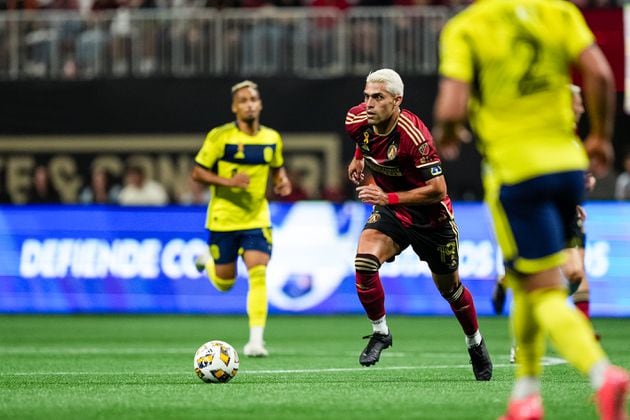 Atlanta United forward Daniel Ríos #19 dribbles the ball before the match against the Nashville SC at Mercedes-Benz Stadium in Atlanta, GA on Saturday September 14, 2024. (Photo by Mitch Martin/Atlanta United)