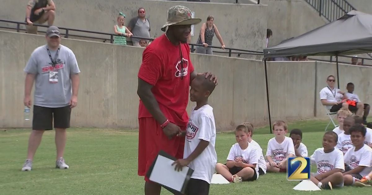 Atlanta Falcons host Salute to Service Youth Camp in Warner Robins