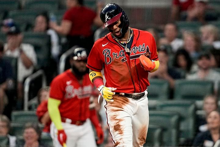 Ronald Acuña Jr. breaks Braves' modern-era stolen base record