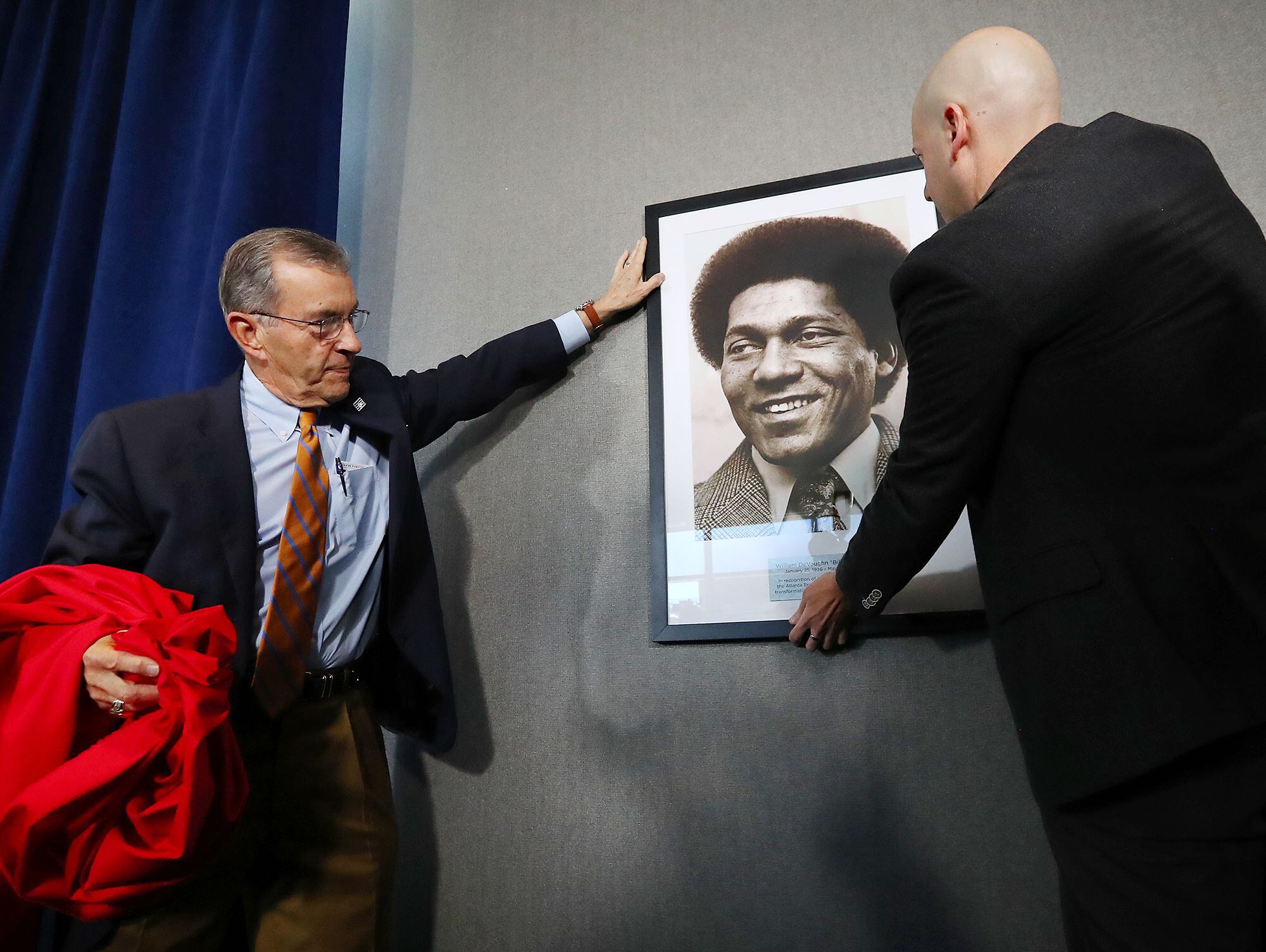 Braves honor former general manager Bill Lucas