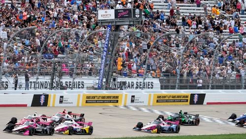 Drives pass under the green flag as they start an IndyCar auto race Sunday, Sept. 15, 2024, at Nashville Superspeedway in Lebanon, Tenn. (AP Photo/Mark Humphrey)