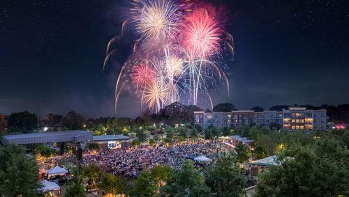 Get ready to jam with a live band performance plus food trucks and picnic areas at Sandy Springs' Stars & Stripes Fireworks Celebration.
(Courtesy of Visit Sandy Springs)