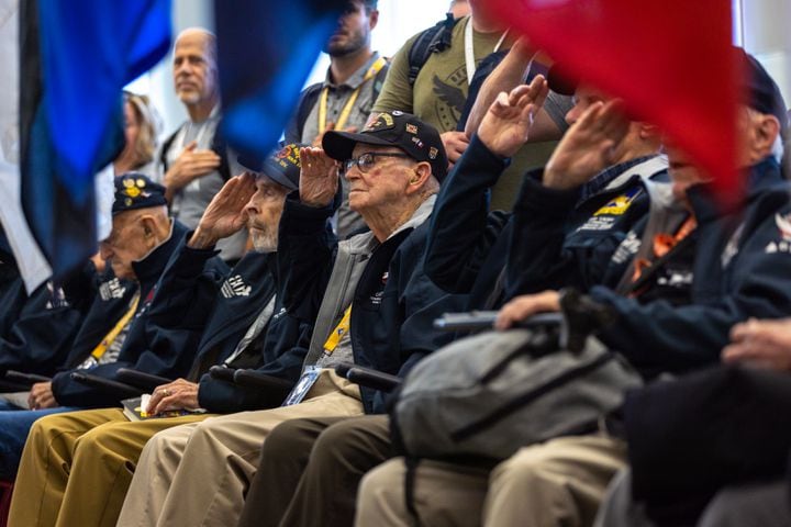 Delta sends off veterans to Normandy for D-Day anniversary
