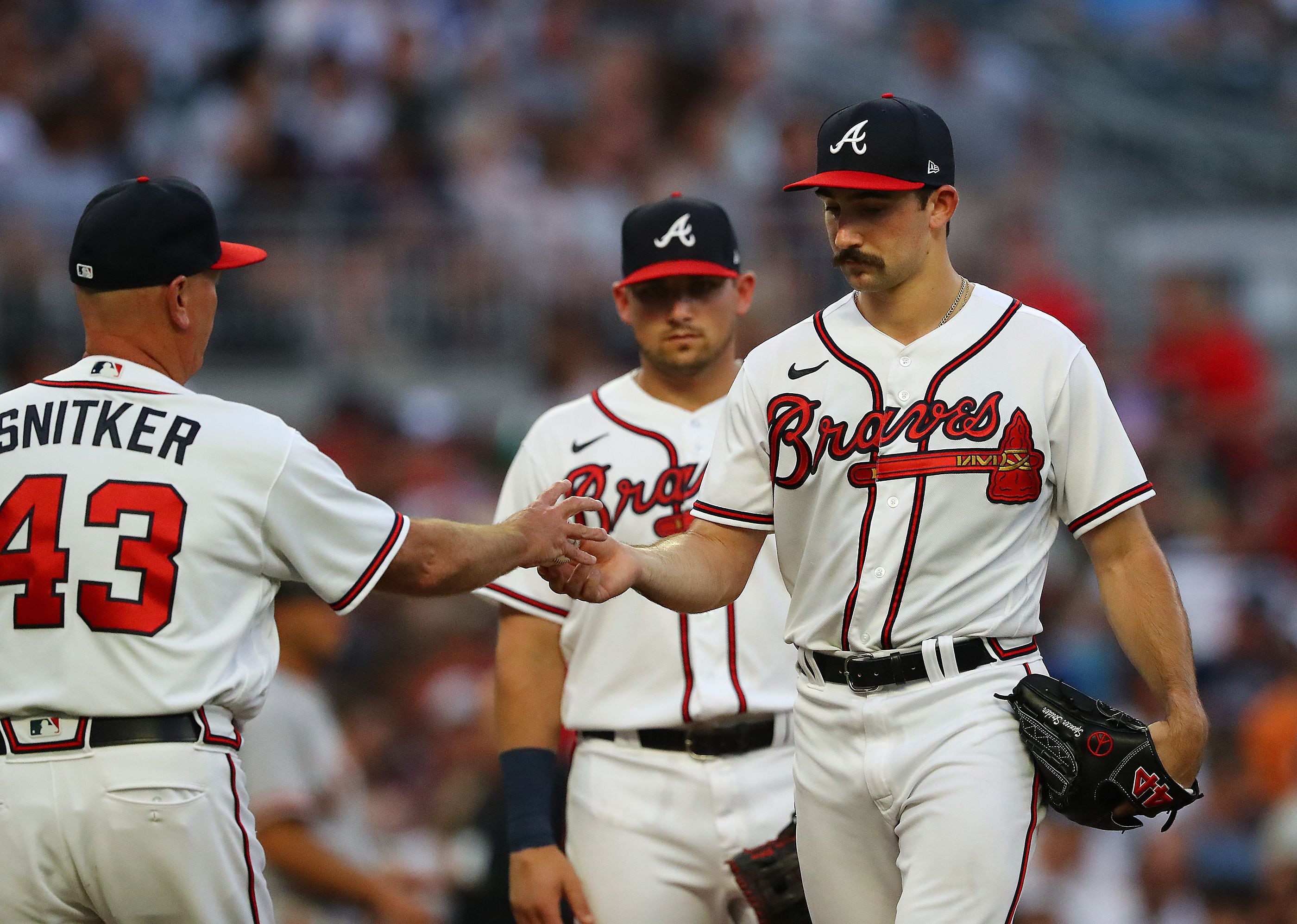 Photos: Pitching fails Braves in loss to Giants