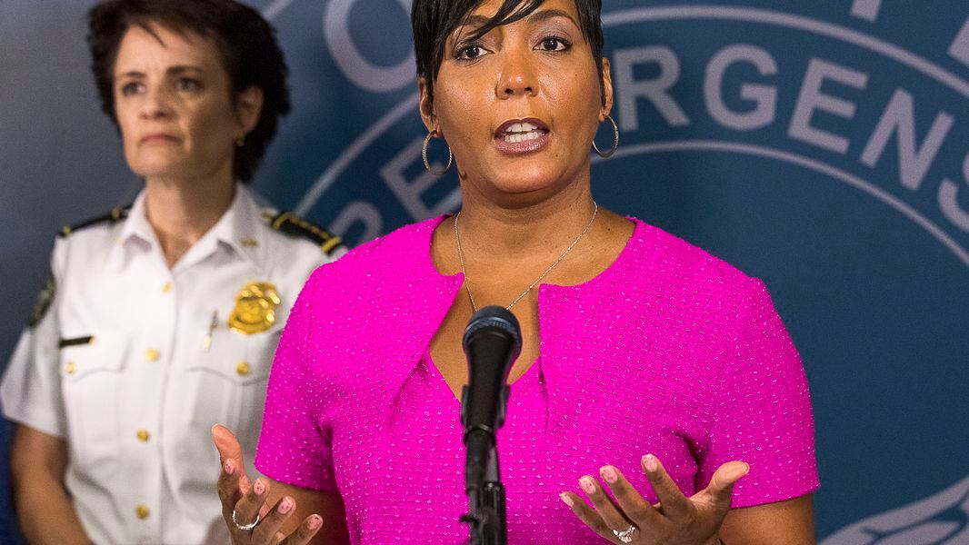Atlanta Mayor To Police Don T Enforce Prohibitions On Takeout Alcohol