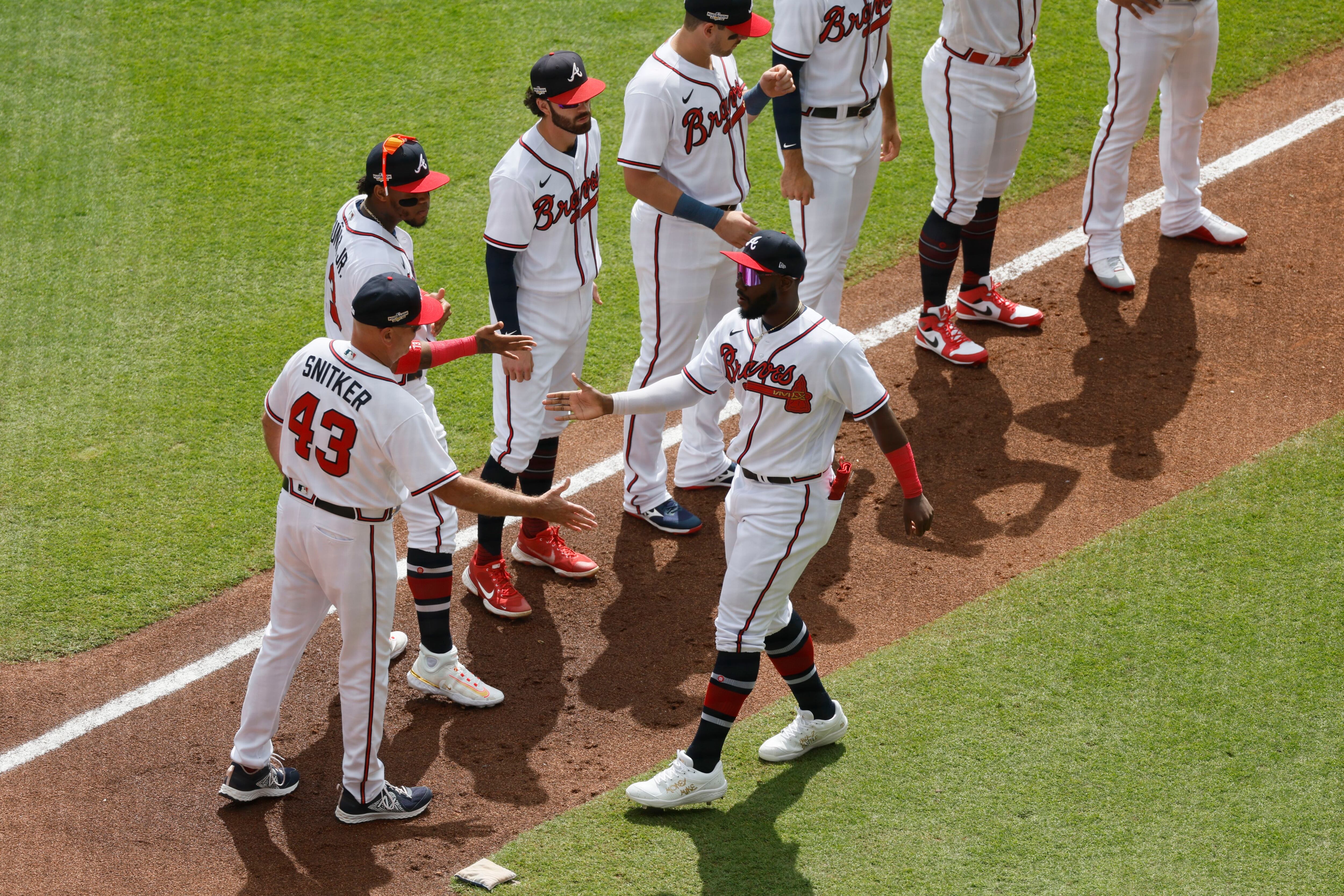 Braves win thriller over Phillies, tie NLDS at 1-1