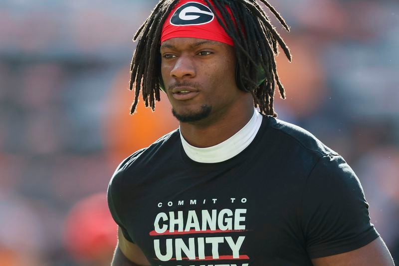 Georgia linebacker Smael Mondon Jr. warms up before a game against Tennessee at Neyland Stadium, Nov. 18, 2023, in Knoxville, Tennessee. (Jason Getz/The Atlanta Journal-Constitution/TNS)