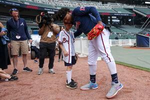 This weekend we welcomed Make-A-Wish recipient Sam! 💙 #mlb #braves #m