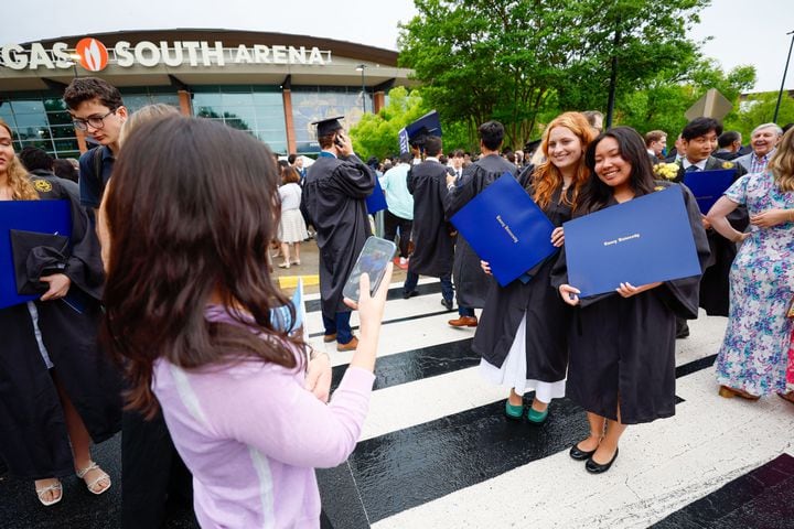 Emory hopes to avoid protests at commencement