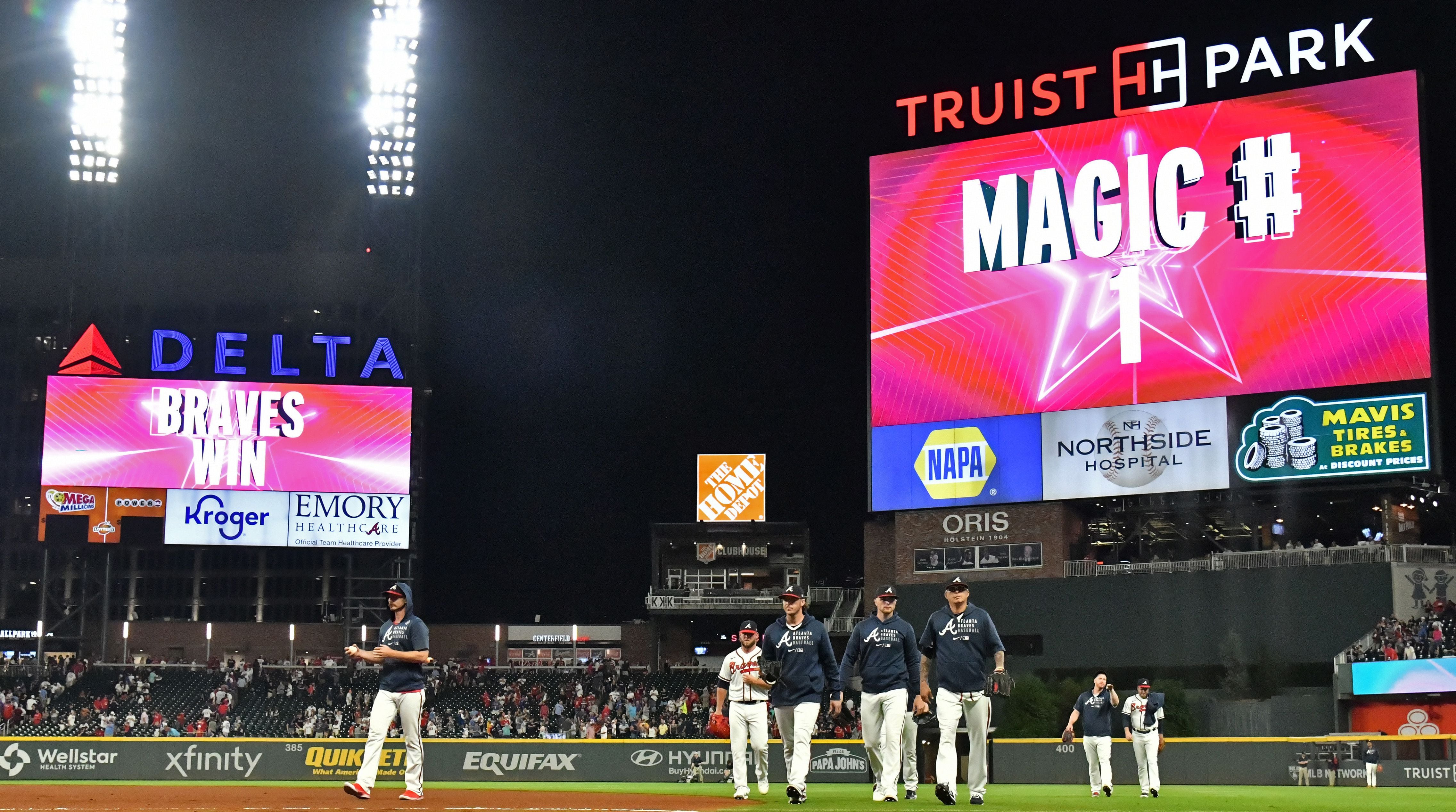 Braves clinch 2nd straight NL East title, eliminate Giants