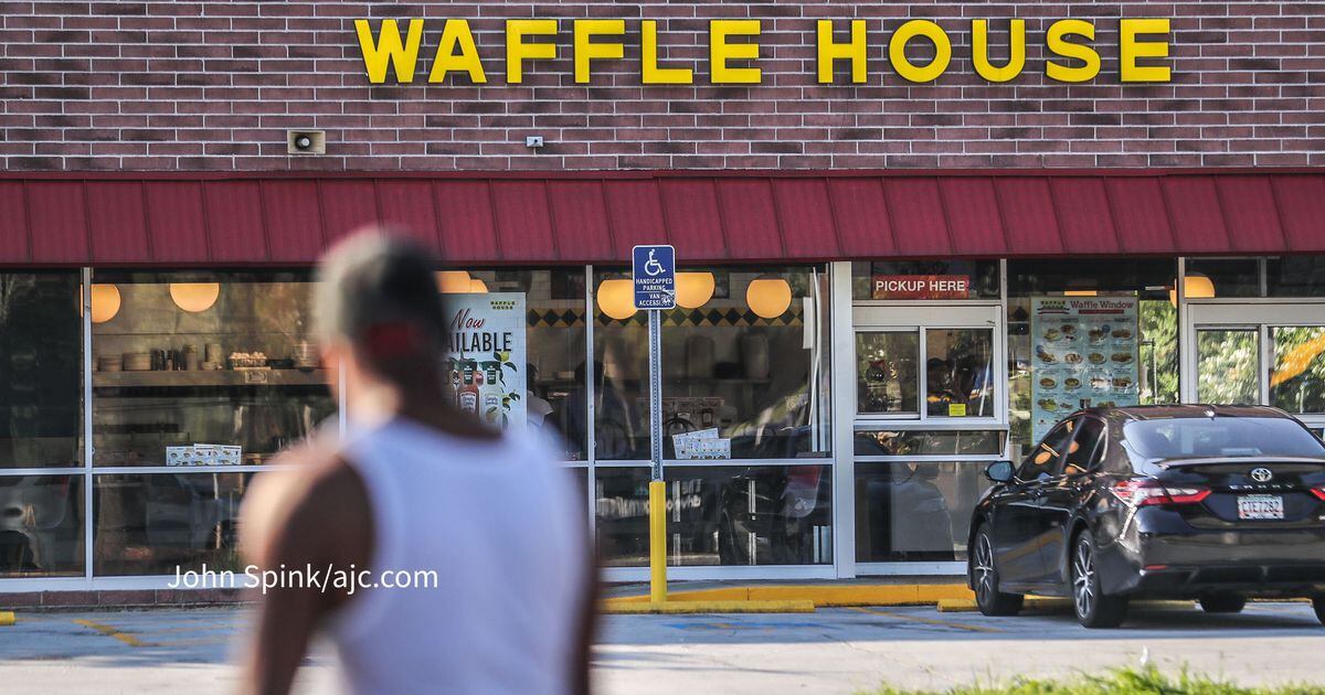Teens step up to help short-staffed Waffle House following Braves win –  95.5 WSB