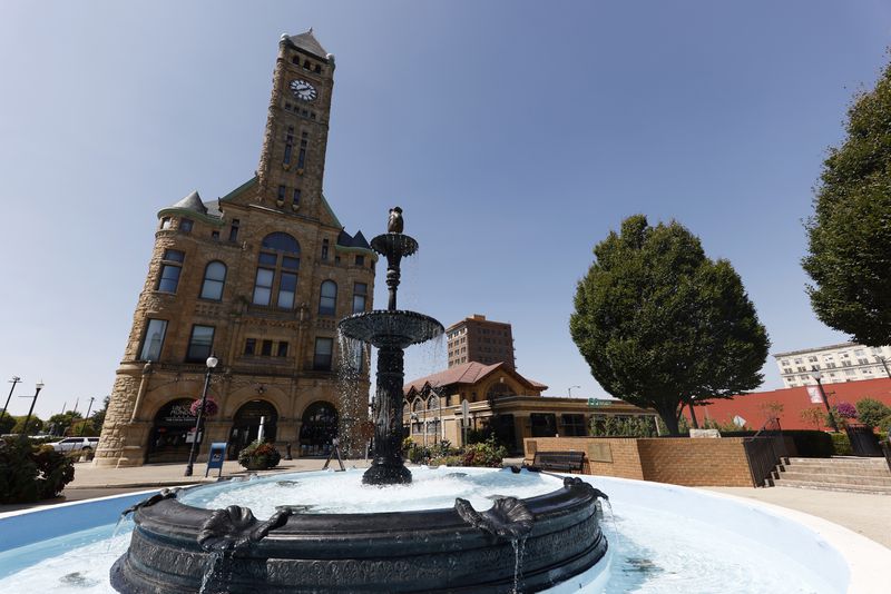 Water flows through the fountain in Fountain Square in Springfield, Ohio, Wednesday, Sept. 11, 2024. (AP Photo/Paul Vernon)