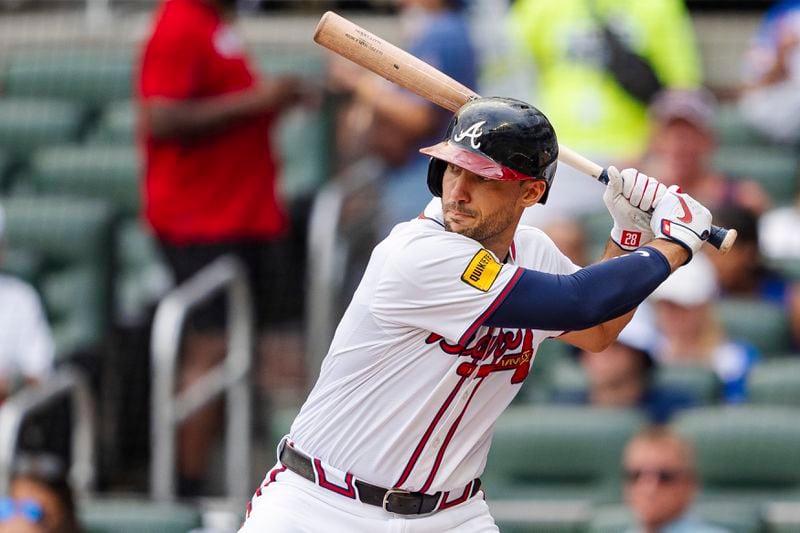 Atlanta Braves' Matt Olson waits for the pitch in the first inning of the second baseball game of a doubleheader against the New York Mets, Monday, Sept. 30, 2024, in Atlanta. (AP Photo/Jason Allen)