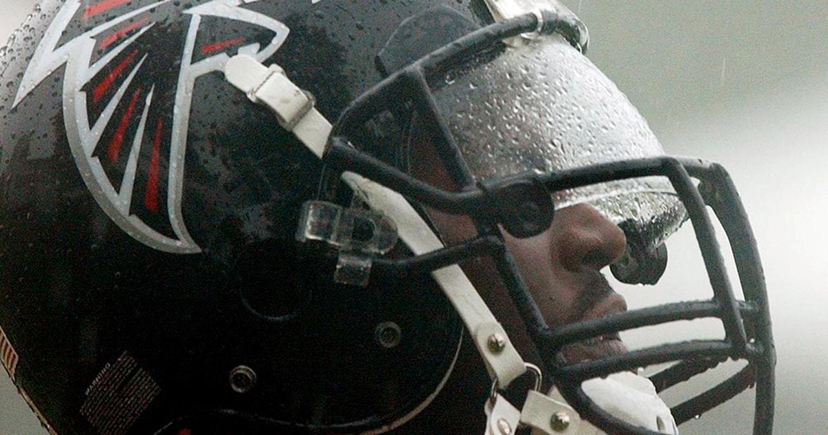 Top 50 Falcons: No. 26, Bob Whitfield