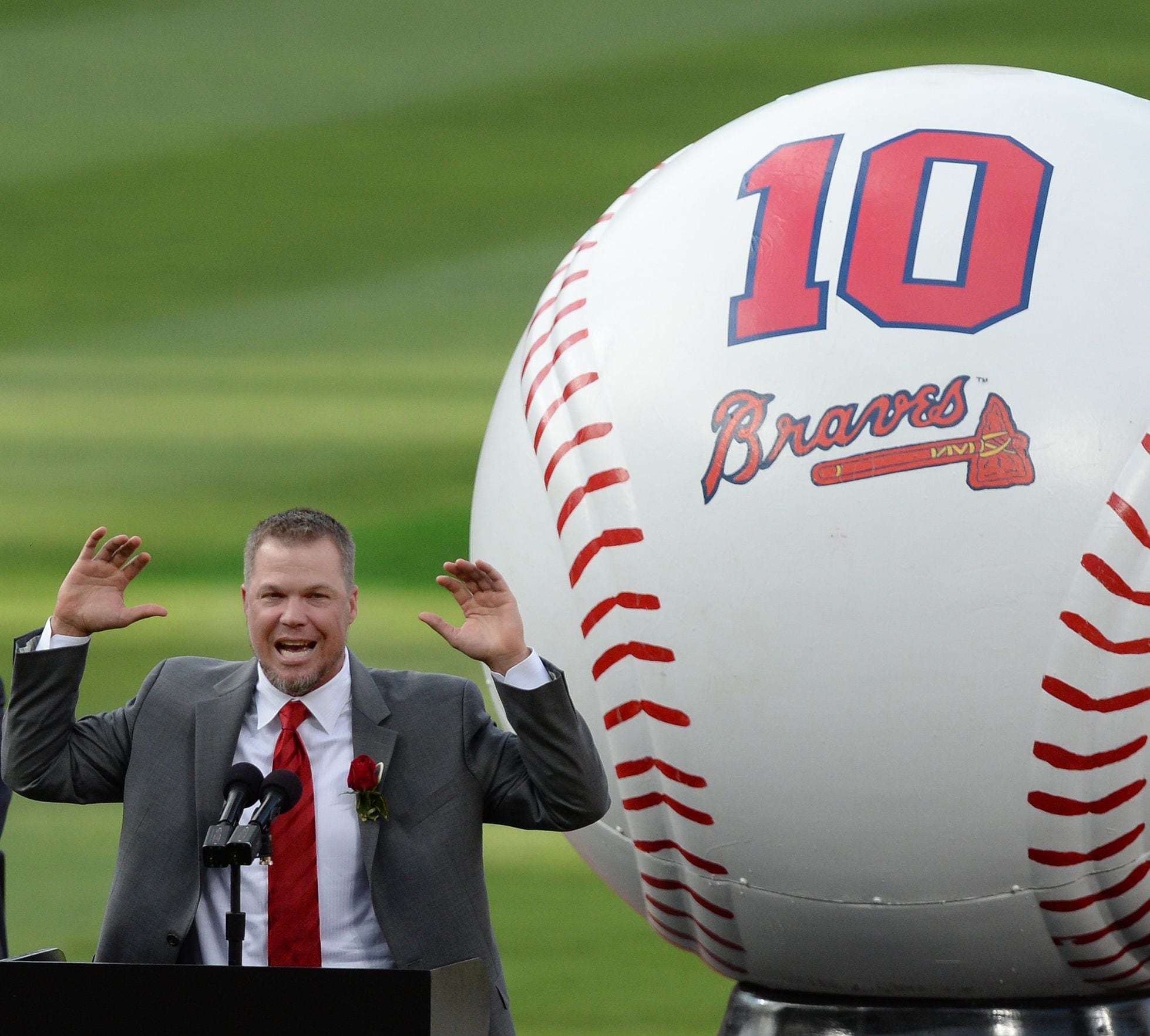 Braves retire Chipper Jones' jersey