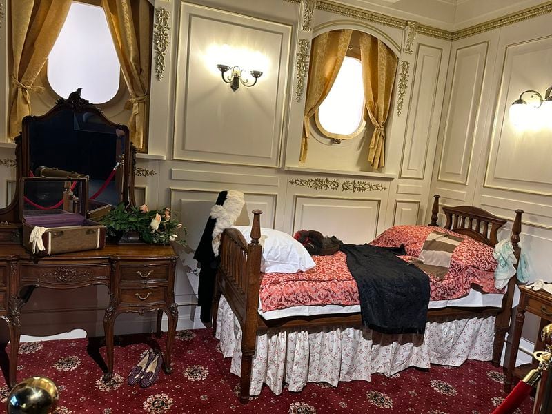 What a first-class cabin looked like on Titanic, as shown in the "Titanic: An Immersive Voyage" at Exhibition Hub in Doraville, Georgia. RODNEY HO/rho@ajc.com