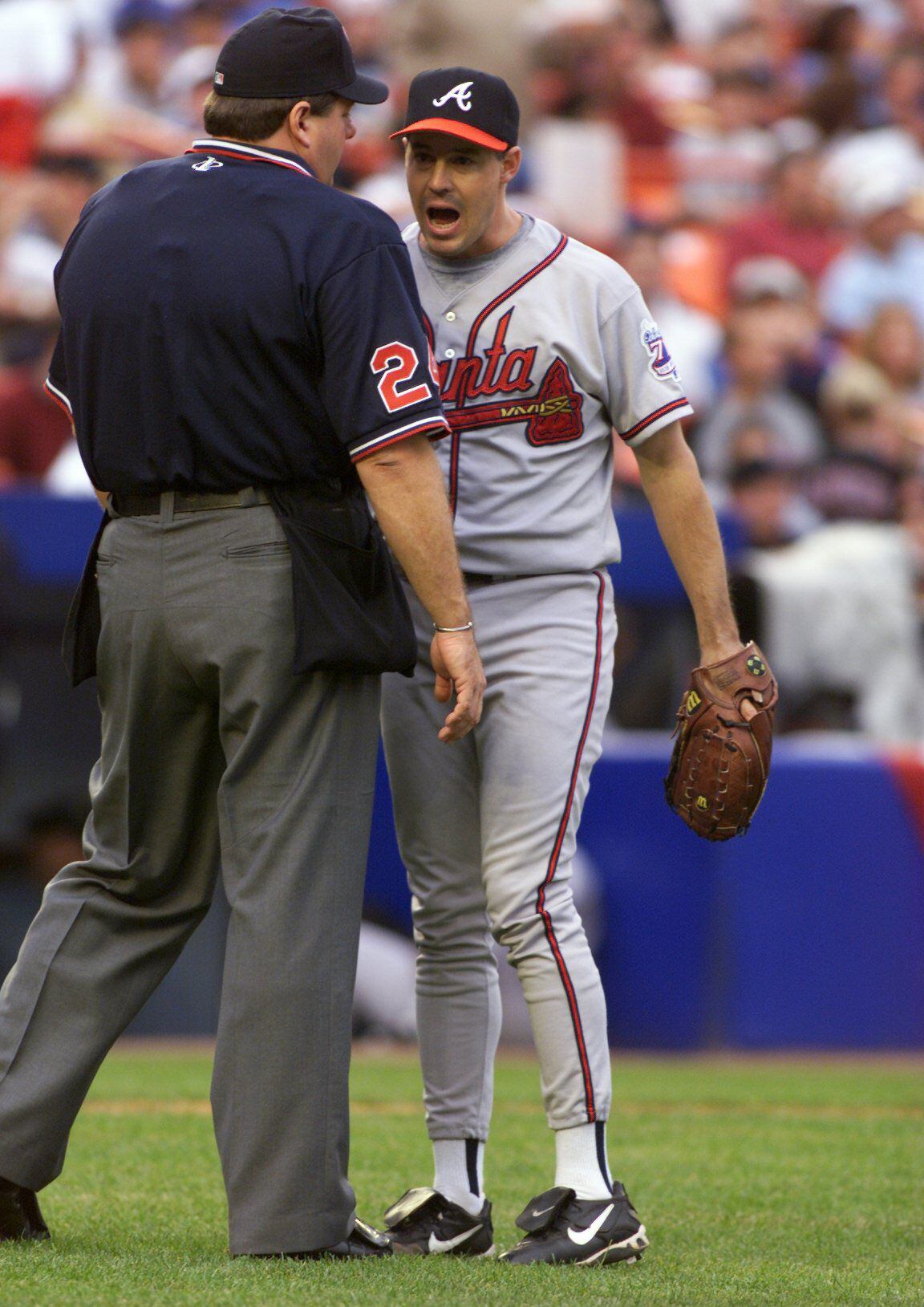 11 years ago: Greg Maddux's major milestone