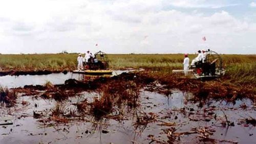 Recovery personnel work at the crash site of ValuJet Flight 592. (Photo: FAA)