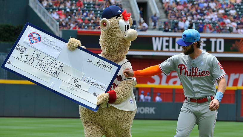 Braves' mascot Blooper continues his heisting ways and robs Bryce Harper of  330 million dollars : r/Braves