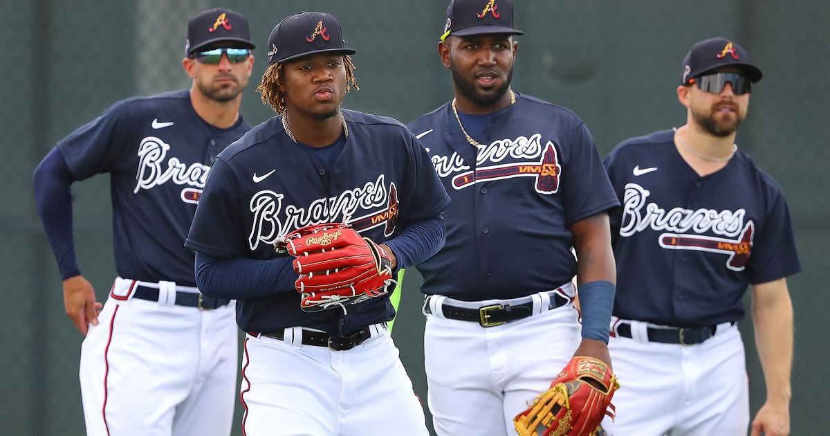 Braves don't envision Riley, Camargo together on opening day roster