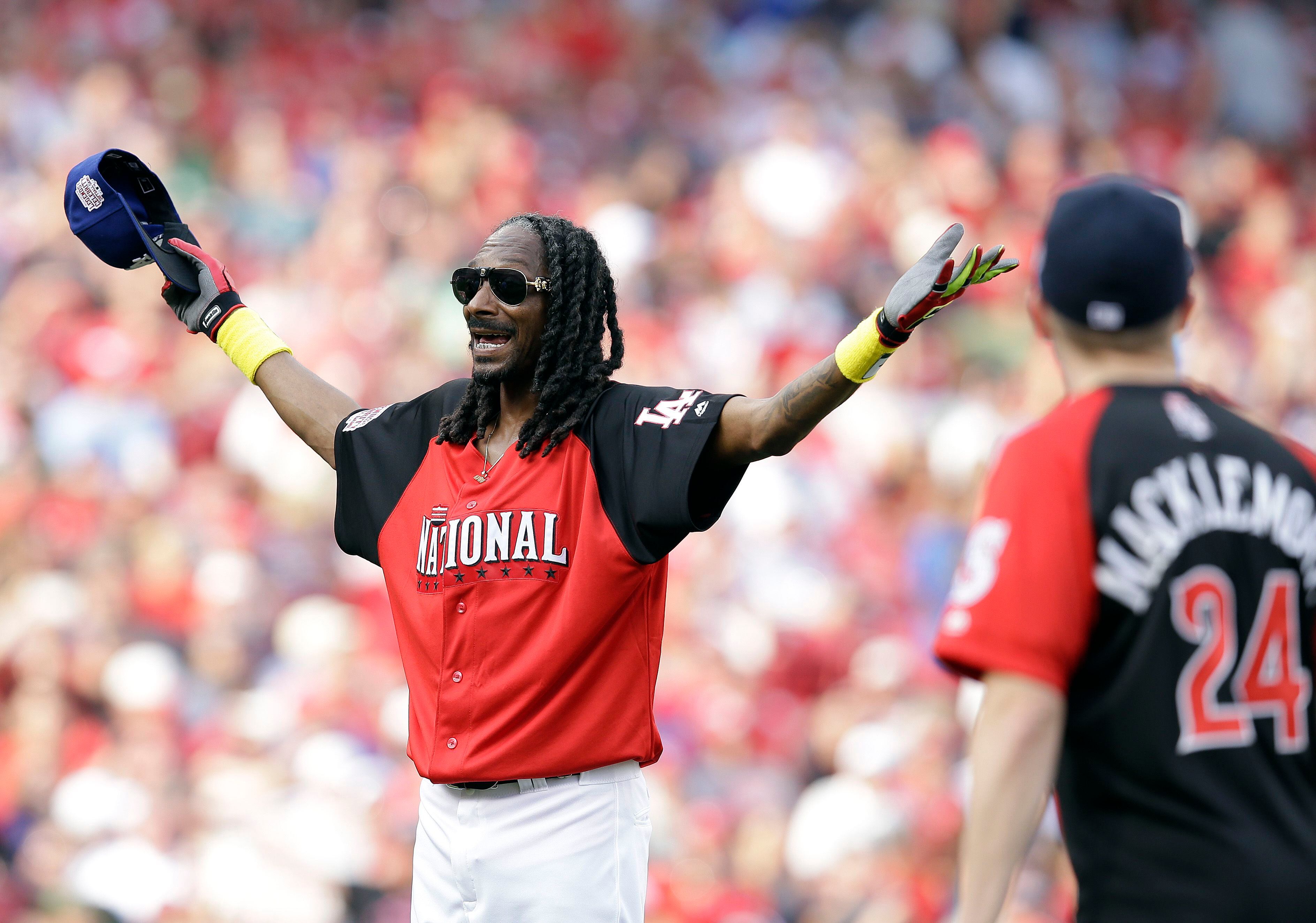 Photos: 2015 All-Star Celebrity Softball Game