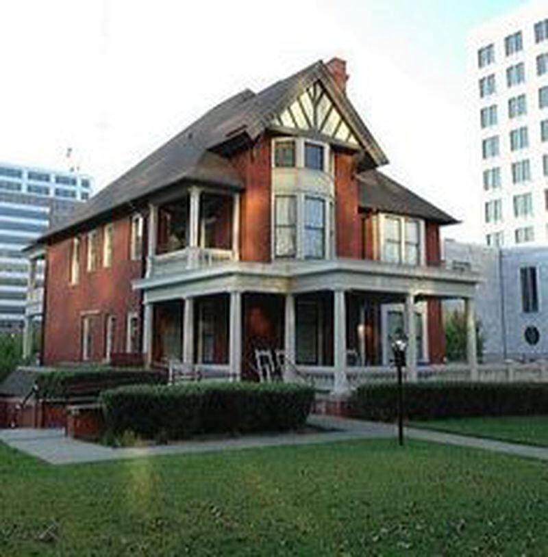 MMH exterior: Greg Mooney of Atlanta Photographers. Emailed from Margaret Mitchell House. The Margaret Mitchell House.