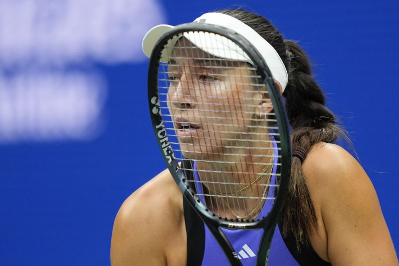 Jessica Pegula, of the United States, prepares for a serve from Jessica Bouzas Maneiro, of Spain, during the third round of the U.S. Open tennis championships, Saturday, Aug. 31, 2024, in New York. (AP Photo/Julia Nikhinson)